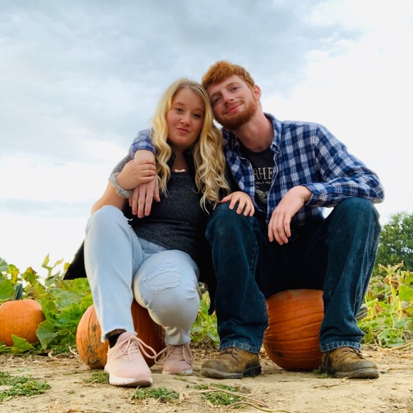 Meet your Posher, Danielle - Picture 1 of 1